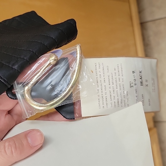 Vintage 80's lamb leather jacket - Picture 3 of 9